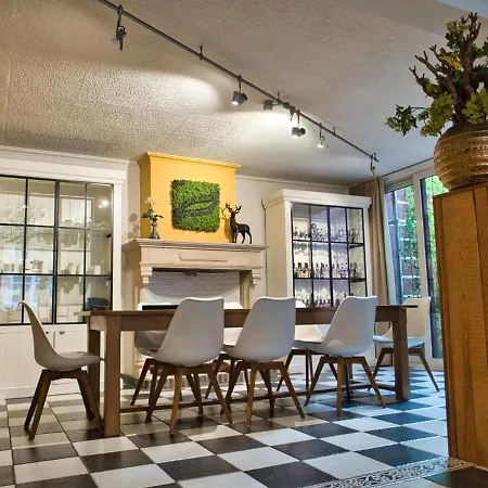 Central Bruges Home With 4 Ensuites-3