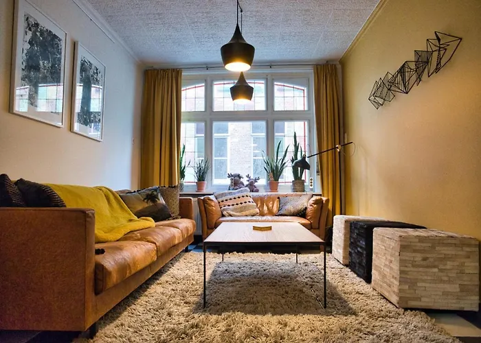 Central Bruges Home With 4 Ensuites